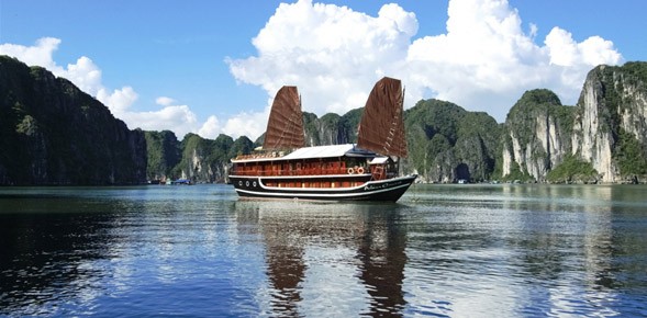 Vietnam Halong Bay Cruise Ship