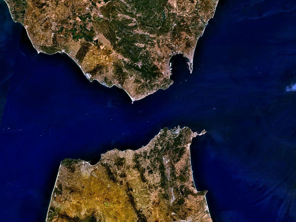1024px-Strait_of_Gibraltar_5.53940W_35.97279N
