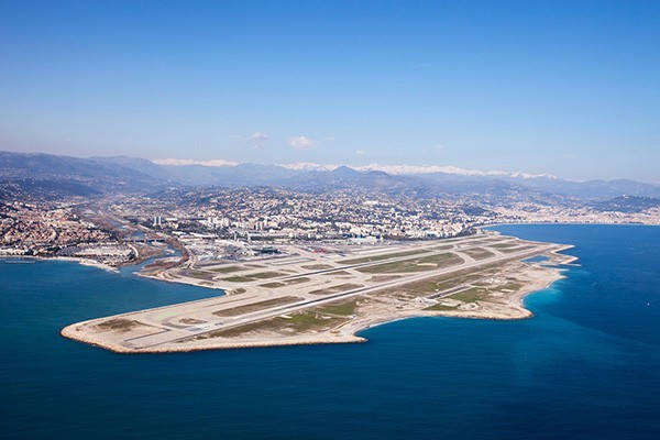 Top 10 Scenic Airports