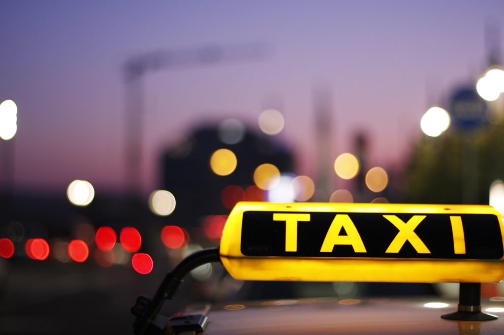 Emirates Skywards Introduces On-Demand Taxi App 1 taxi