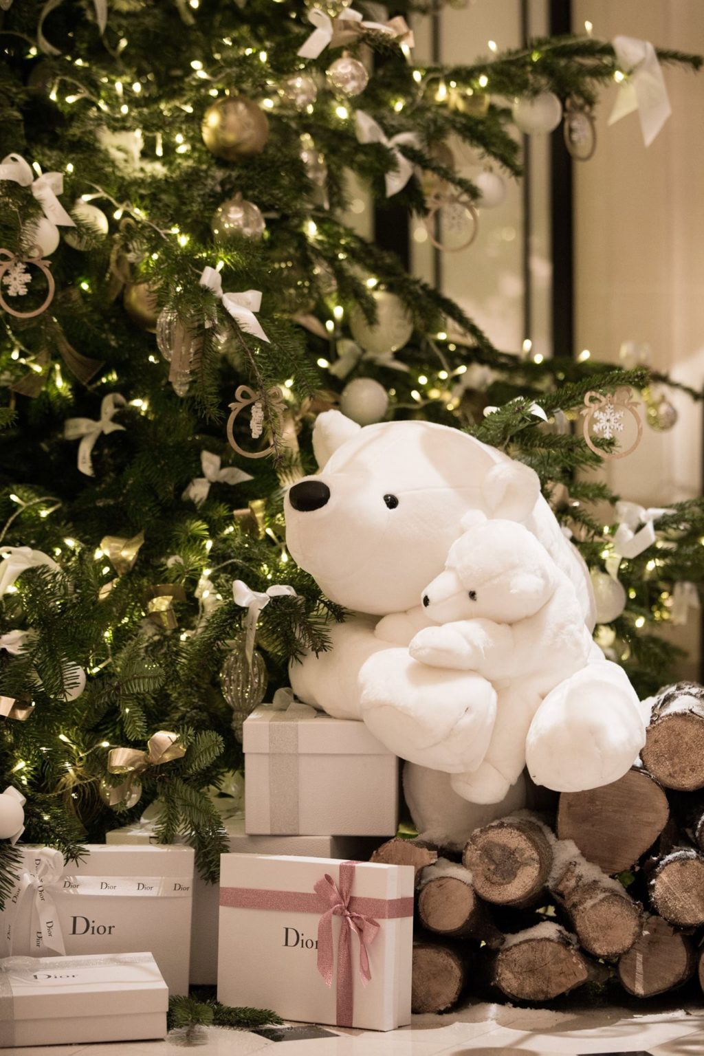 Dior Creates Christmas Tree for the Plaza Athénée