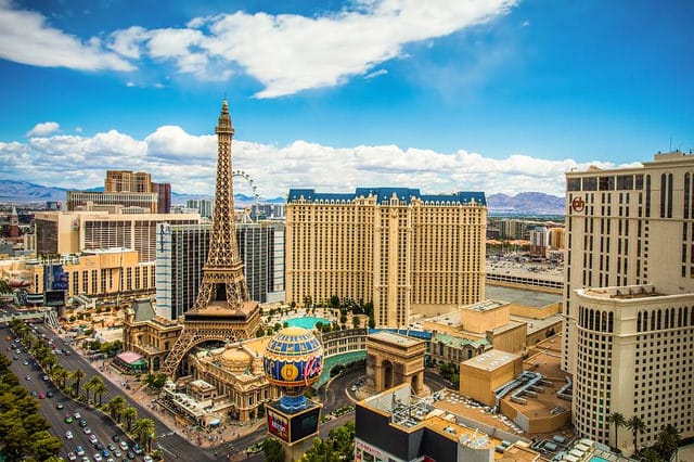 Qatar Airways opens no-stop service to Las Vegas 1 32113351592 83098440f3 z