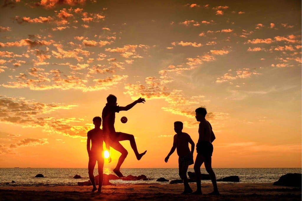 Sunwing to Offer Flights to Daytona Beach 1 family