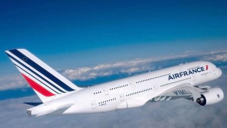 Air France launches campaign to remind travelers that flying economy can be a joy
