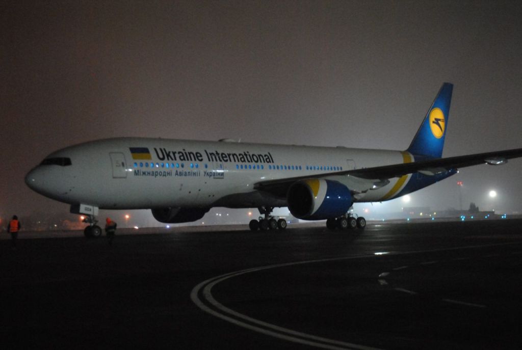 Ukraine International Boeing 777-200ER