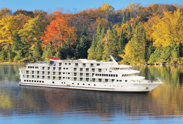 Du thuyền Hudson cũng là lựa chọn của đại đa số khách du lịch khi muốn ngắm cảnh mùa thu
