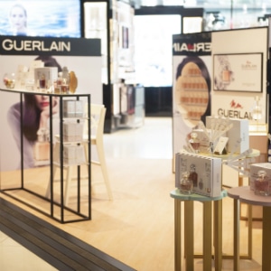 Qatar Duty Free Reveals Guerlain Podium