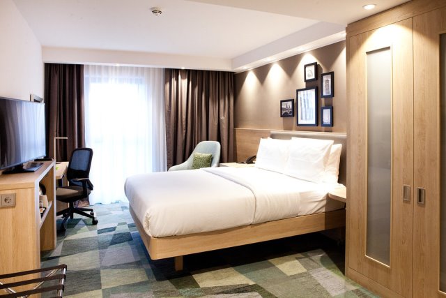 Hampton by Hilton Celebrates Rapid Global Expansion to 2,500 Open Hotels