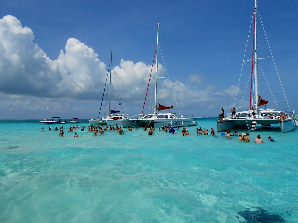 Record-Breaking Arrivals Continue for the Cayman Islands