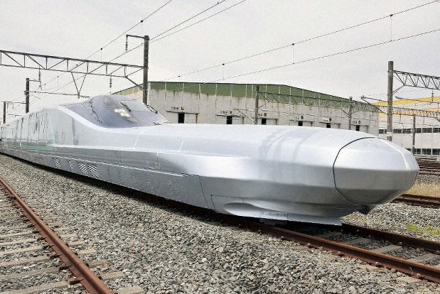 Japan Tests World’s Fastest Bullet Train