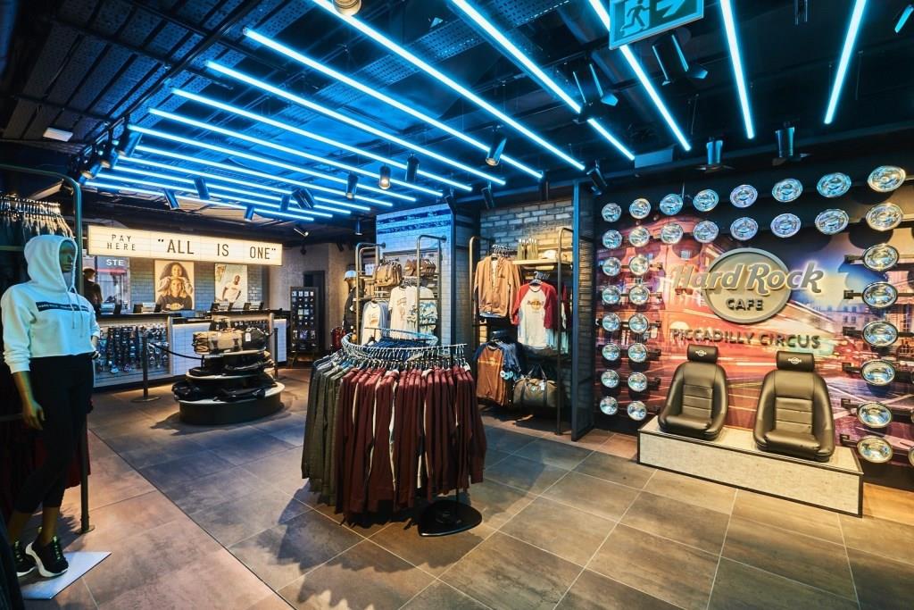 Hard Rock Cafe Piccadilly Circus Opens The Doors