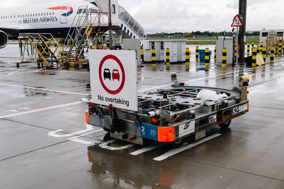 British Airways Trials Driverless Baggage Vehicles