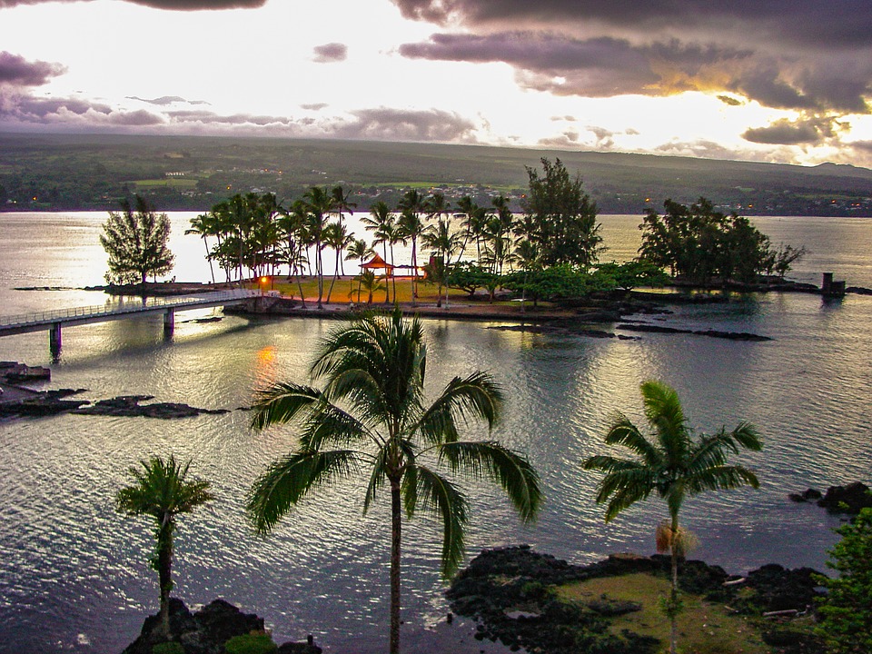 How to Plan a Hawaii Destination Wedding