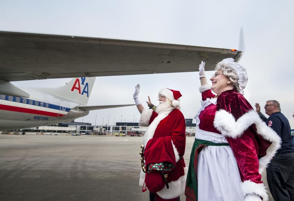 airport chrismas cancelled flights