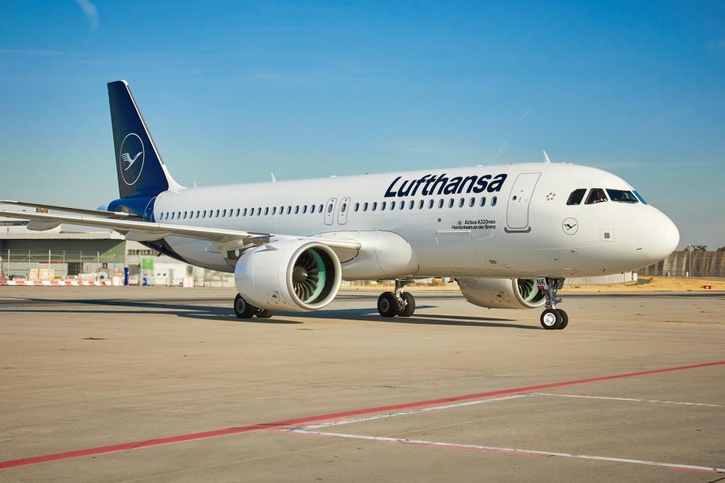 Lufthansa Flight in which All Passengers Previously Tested Negative Takes Off