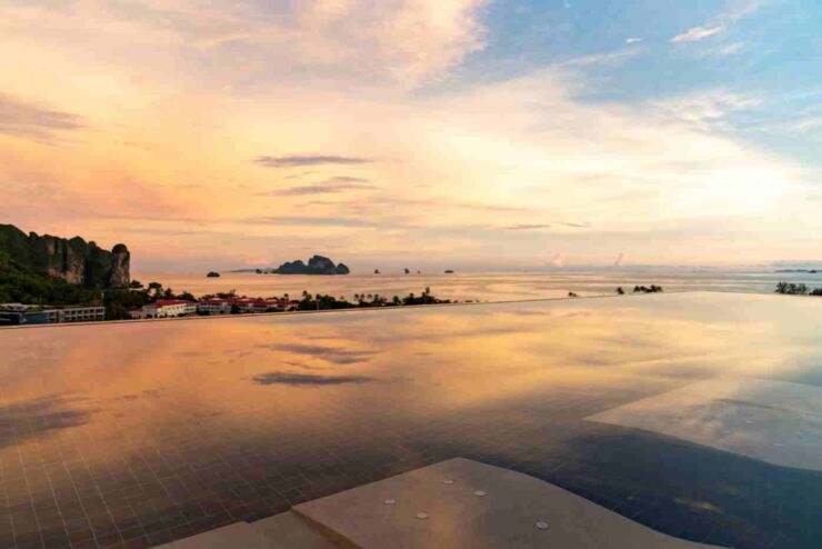 Avani Ao Nang Cliff Krabi Resort - Infinity Pool Sunset