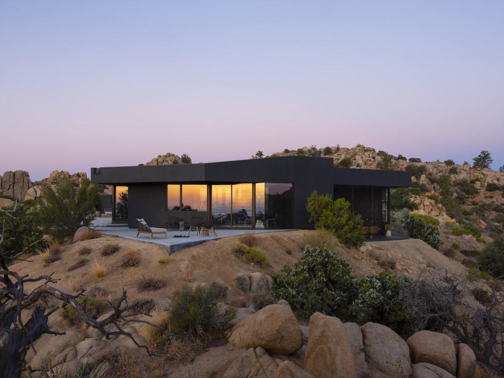 Black Desert House