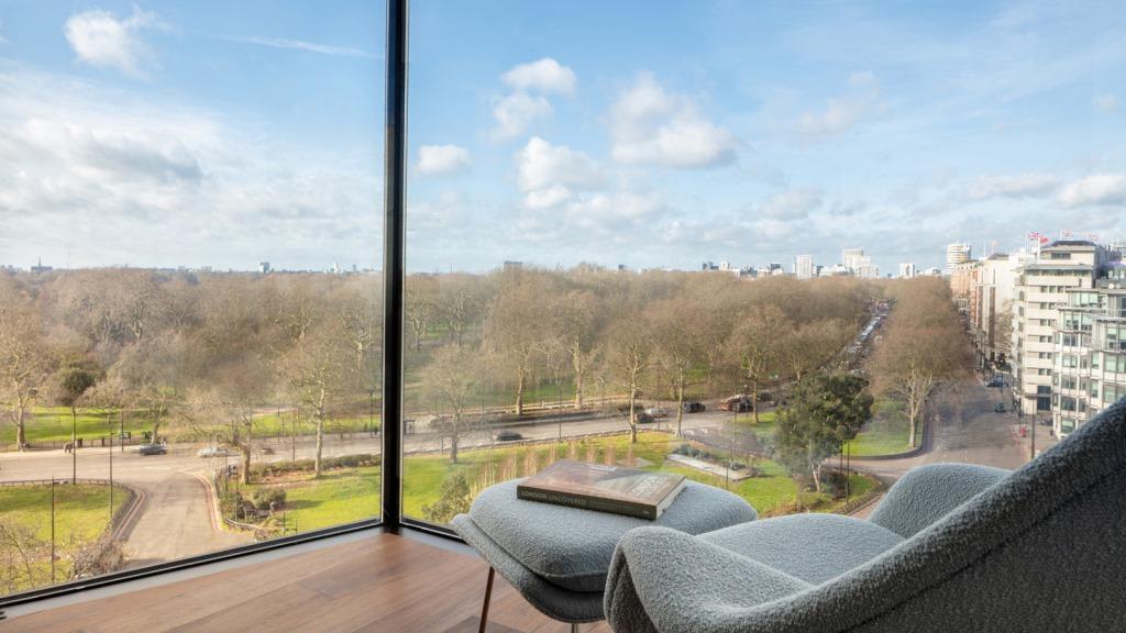 Four Seasons London at Park Lane Unveils Newly Designed Rooms
