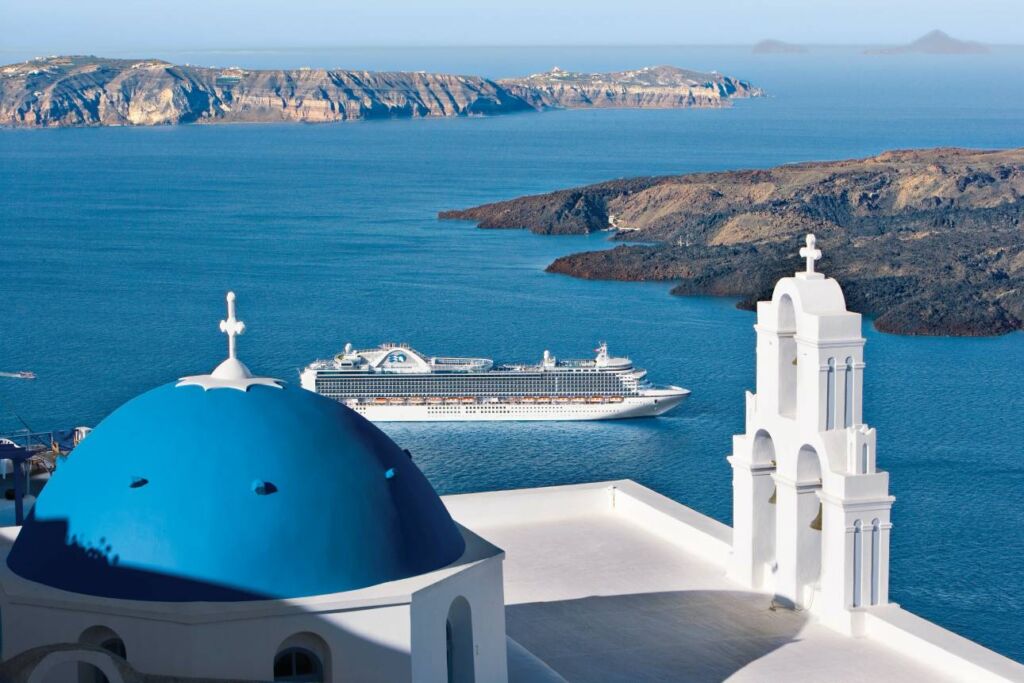 Eröffnung eines neuen Resorts auf Santorini