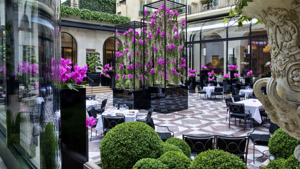 George V, Paris Reopens Its Celebrated Marble Courtyard
