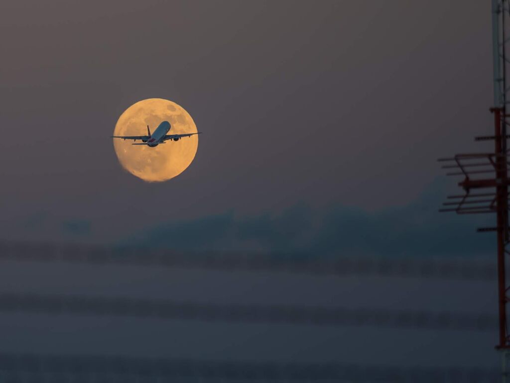 Supermoon Scenic Flight