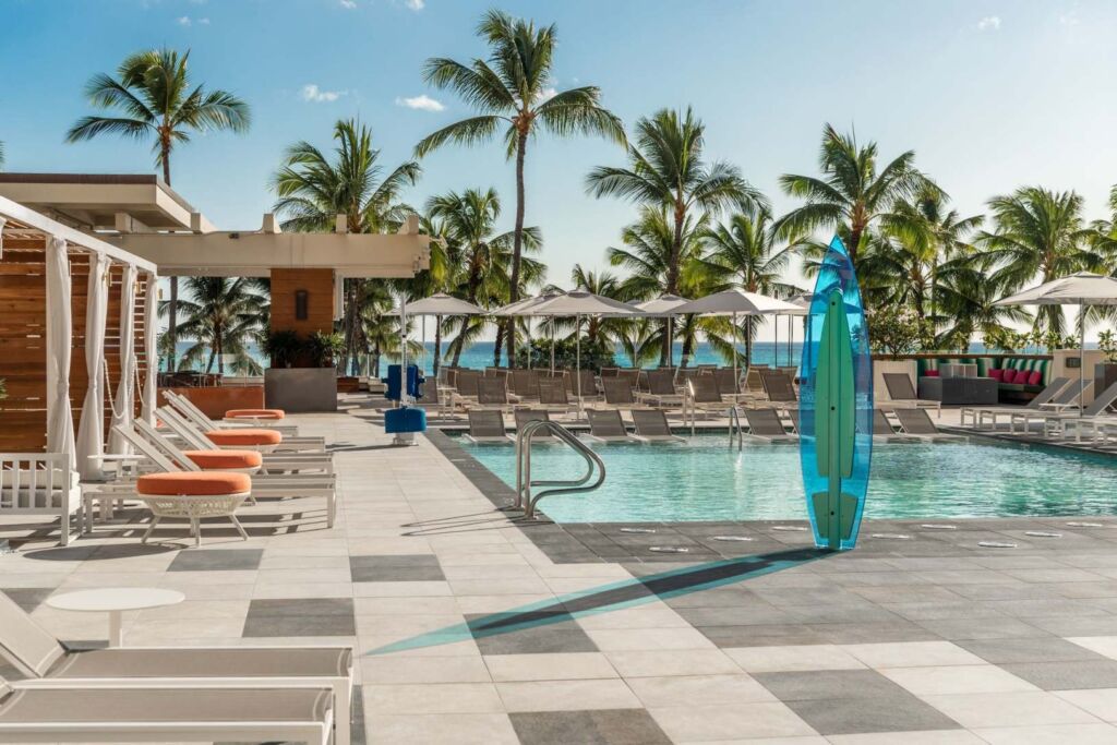 Marriott Queensbreak Pool and Amenity Deck