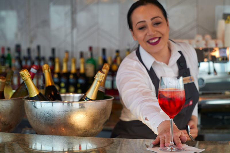 Oceania Cruises Offers New Moët & Chandon Champagne Experiences