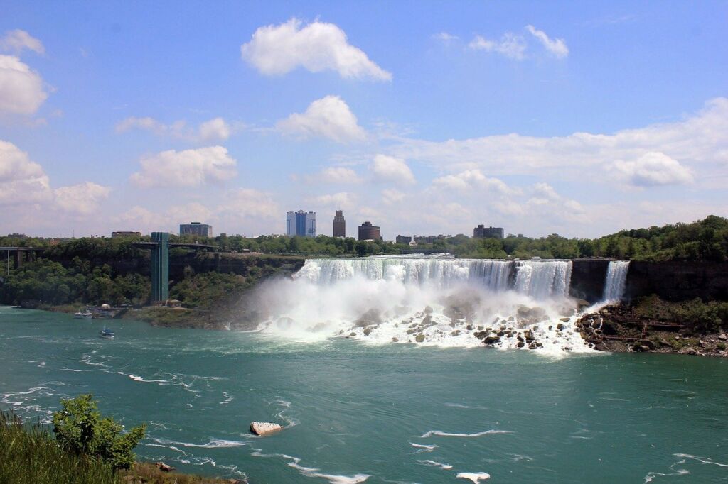Cambria Hotels Opens in Niagara Falls