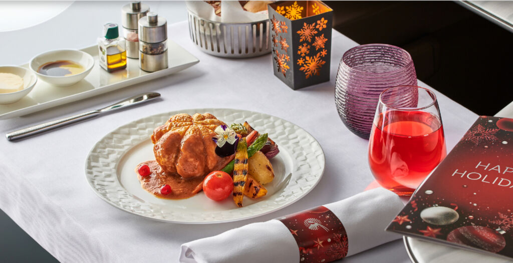 Qatar Airways Welcomes the Holiday Season On Board and in Premium Lounges