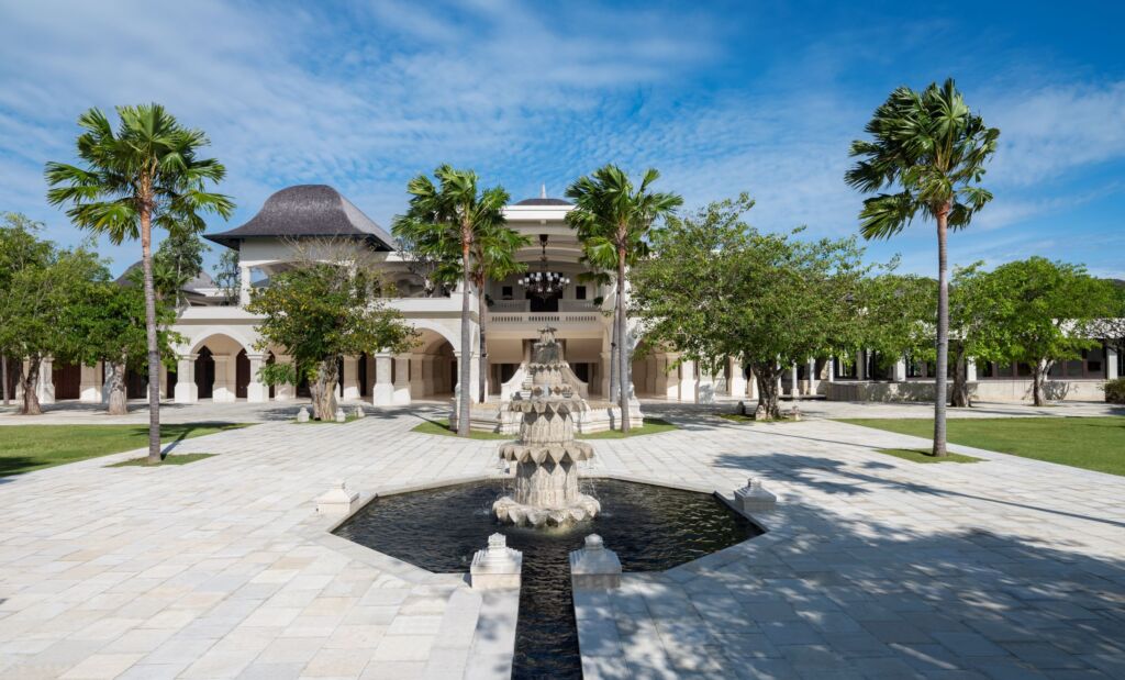 Jumeirah Opens All-Villa Luxury Resort in Bali