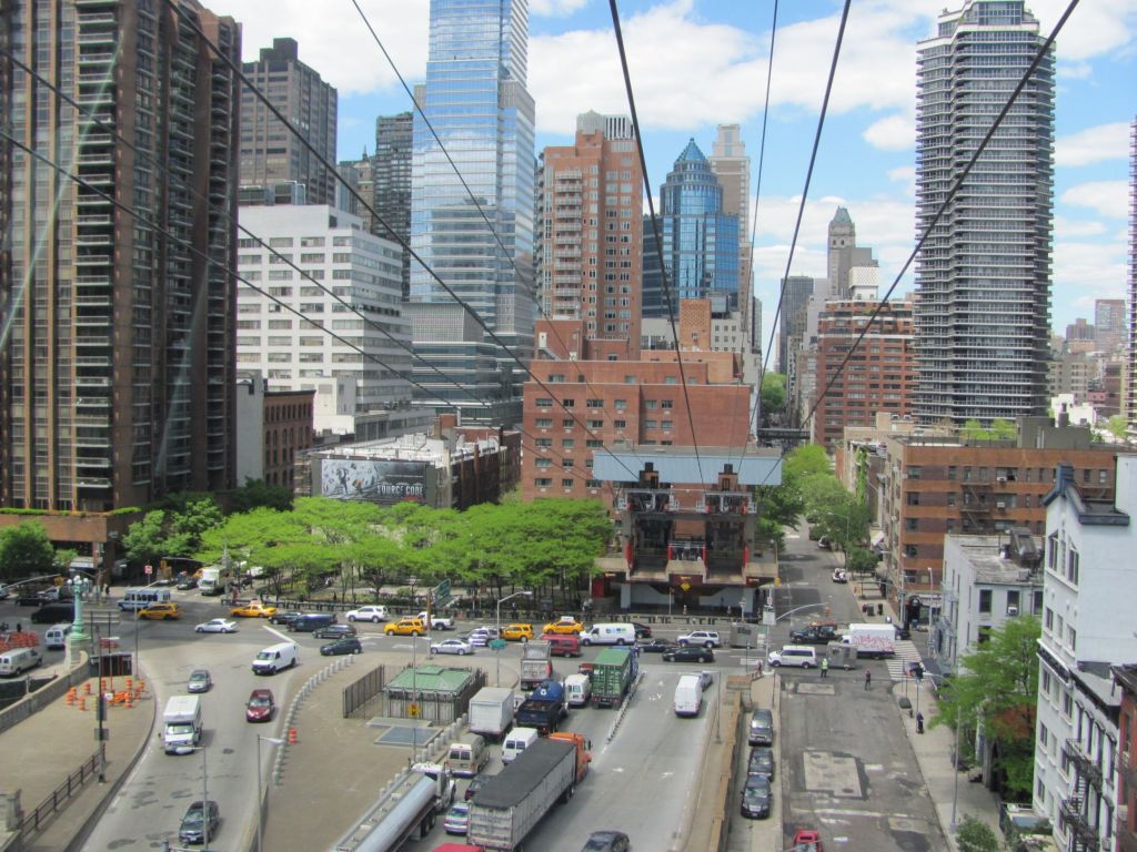 the roosevelt island tramway new york