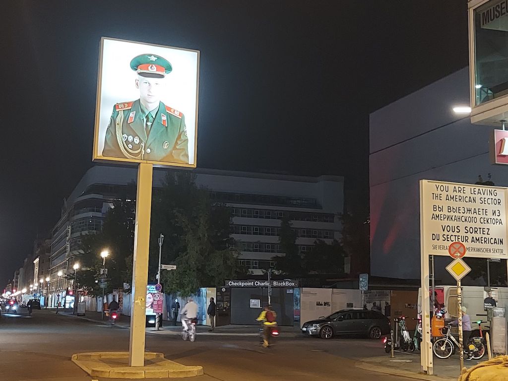 Berlin to Turn Checkpoint Charlie Into a Public Square
