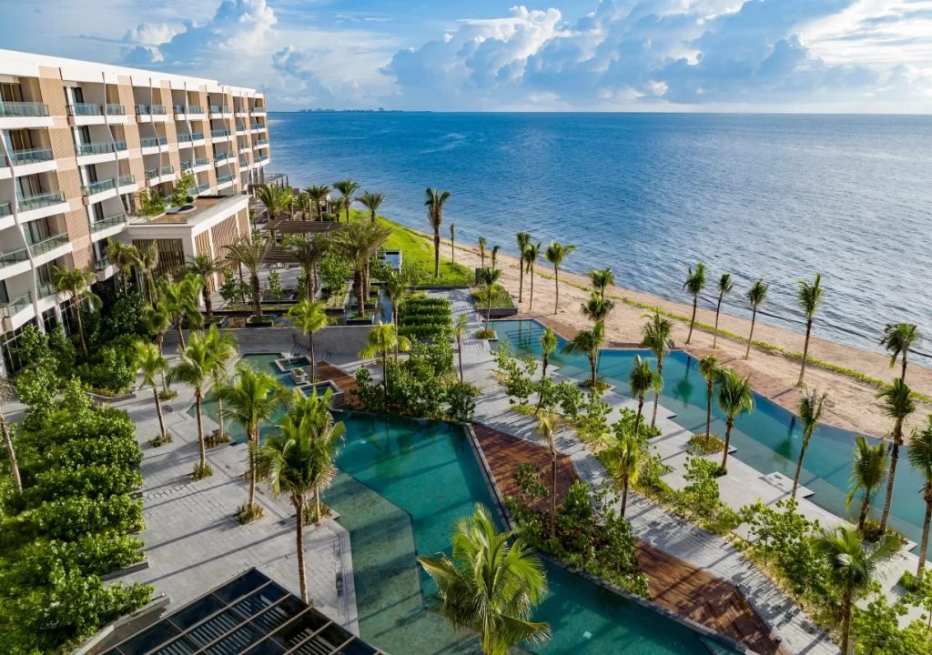 Hilton Opens A New Luxury Resort in Cancun 1 hilton cancun