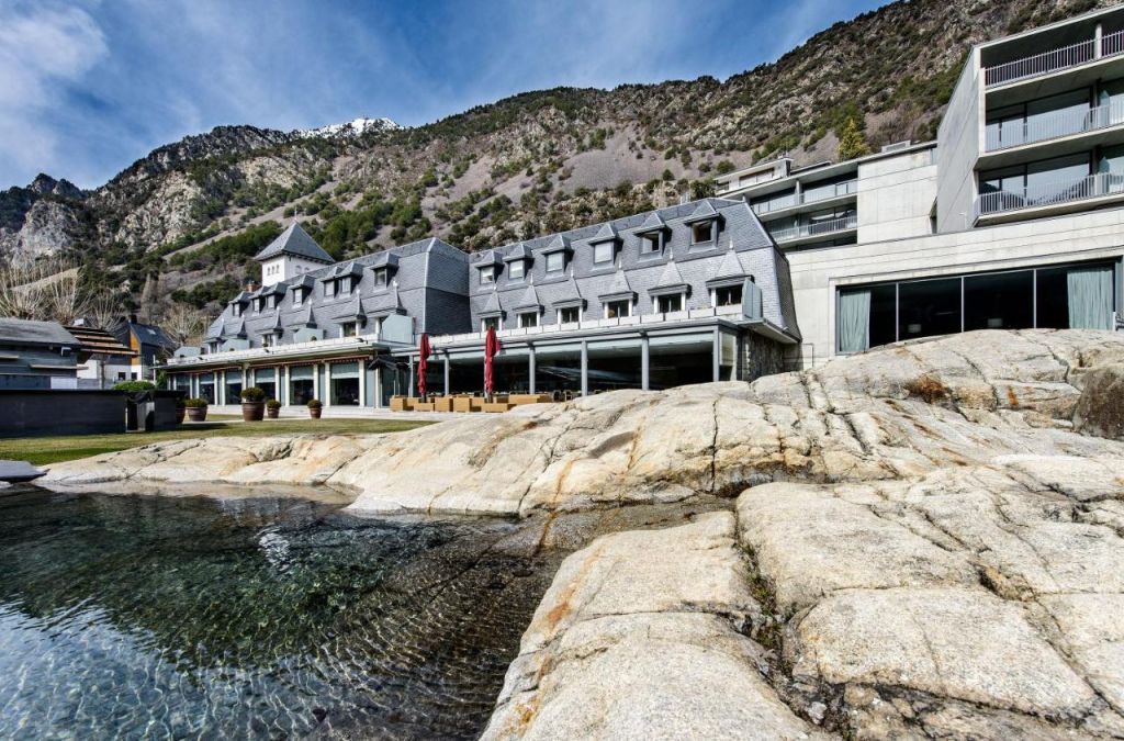 5 Pyrenees Hotels With Great Views