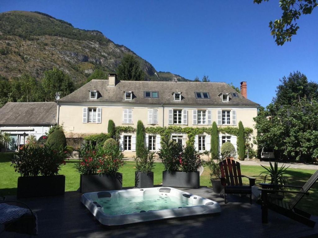5 Pyrenees Hotels With Great Views 7 domaine de monda