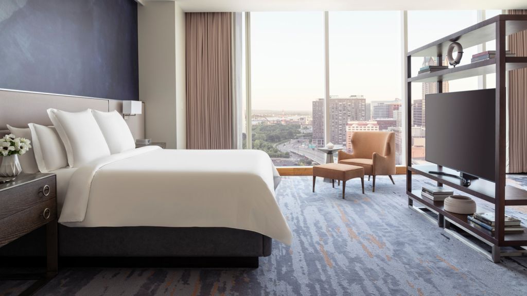 Four Seasons Hotel St. Louis Completes Stylish Room Renovation