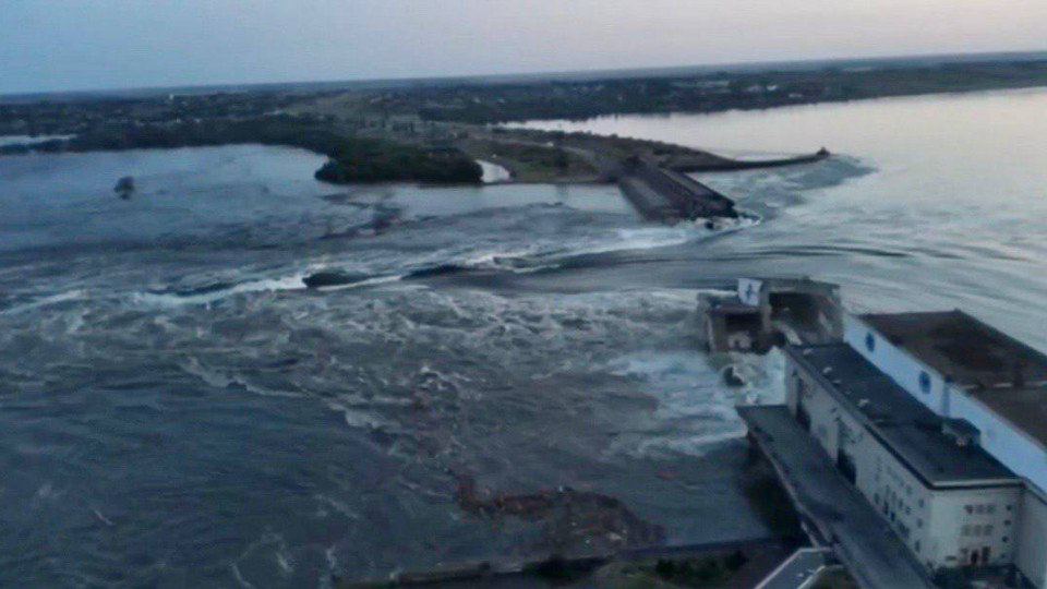 Ukrzaliznytsia Launched Evacuation Trains Due to the Explosion of Kakhovka Dam 1 Power Station Dam