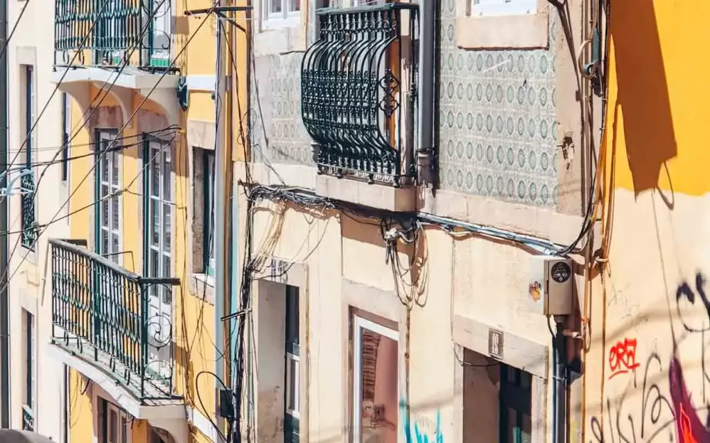 Lisbon to Remove Ugly Cables from Streets 12 Lisbon