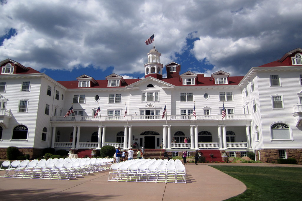 5 Places Famous for Its Paranormal Activity 3 The Stanley Hotel