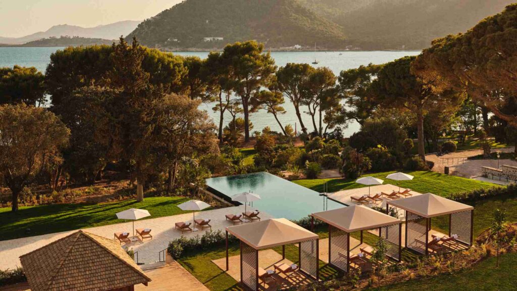 LOT Polish Airlines to Launch New Seasonal Route from Warsaw to Mallorca in May 2026 7 Four Seasons Resort Mallorca