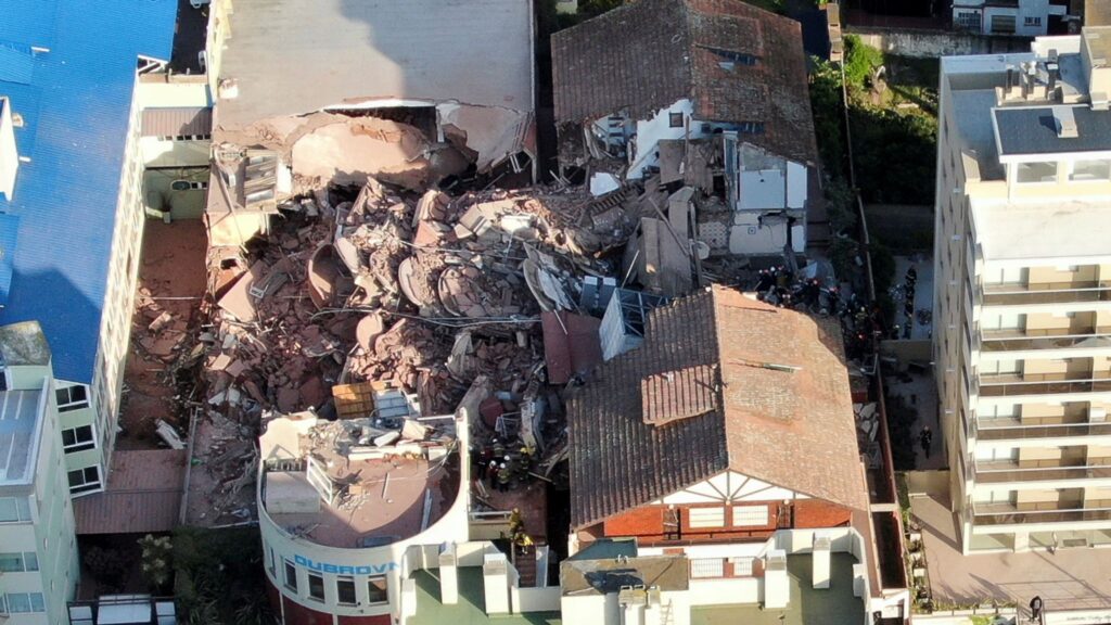 10-Story Hotel Collapses in Argentina 15 Hotel Collapses