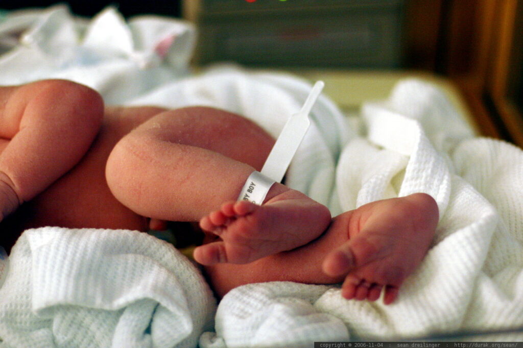 Russian Citizen Gives Birth at Antalya Airport and Leaves Newborn in Disabled Toilet