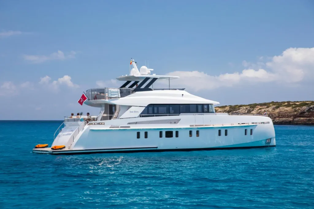 Sea Story Sinks Off Egypt’s Red Sea Coast with 45 People Onboard 6 Sea Story