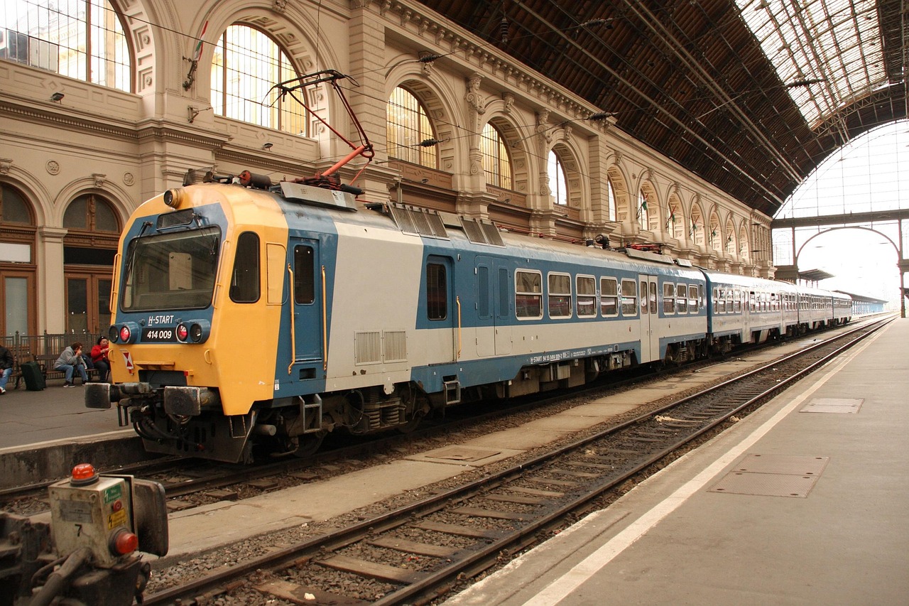MÁV