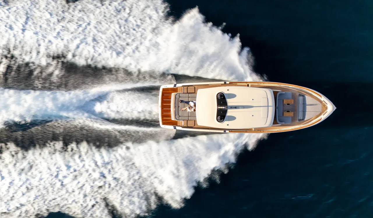 Invictus Yacht