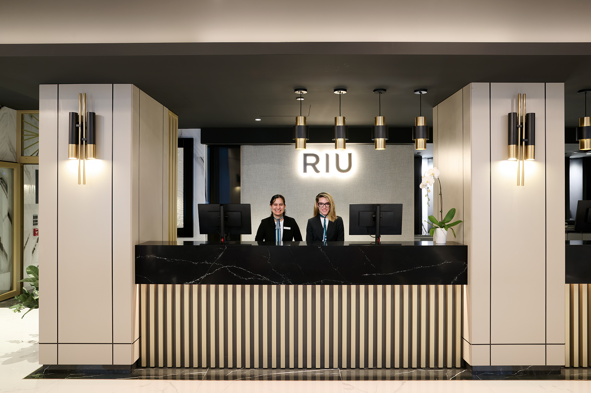 RIU Hotels Opens Its First Canadian Property in the Heart of Toronto