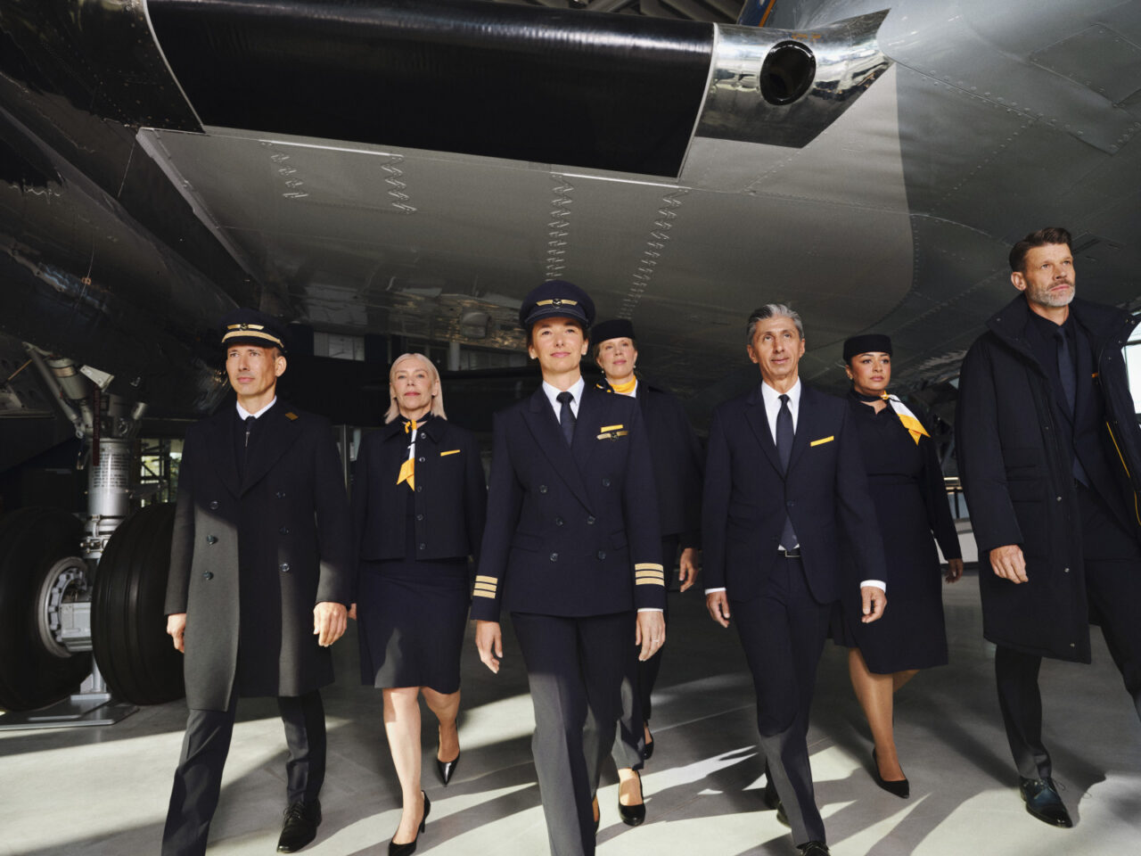Lufthansa Group Orders 20 More A350s And B787s 10 Lufthansa uniform