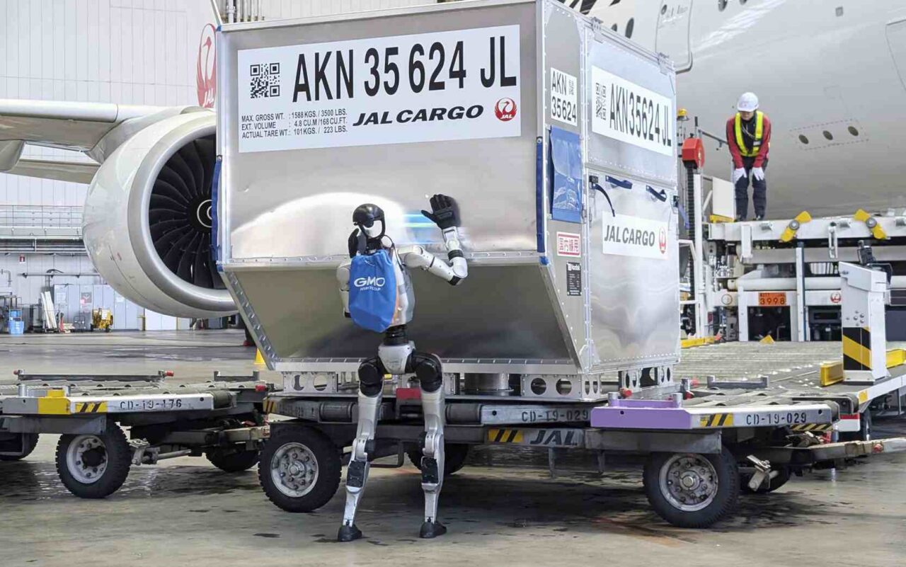 Japan Airlines Tests Humanoid Robots For Airport Ground Operations 2 japan airlines