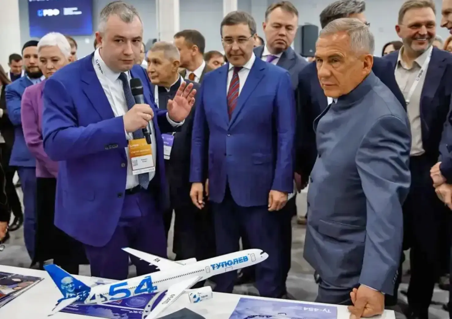 Russia Unveils Tu-454 Long-Range Jet Concept to Rival Boeing and Airbus