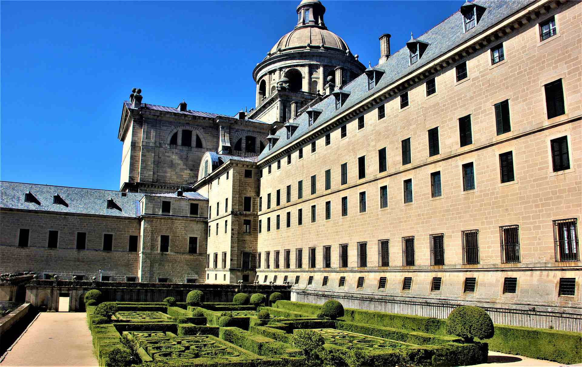 El Escorial History and 450-Room Scale Make It a Culture Draw 2 el escorial